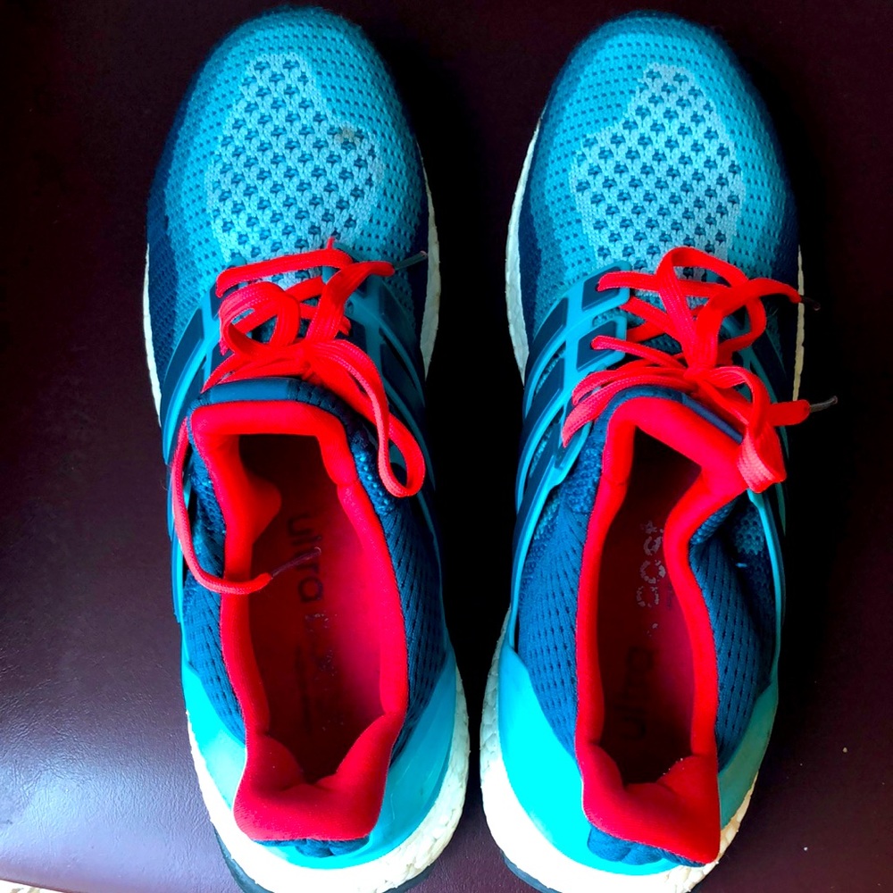 adidas
Ultraboost low-top sneakers